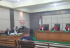 Eksepsi Ditolak, Tek Hui Tertunduk Lemas di Persidangan