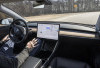 Canggih tapi Masih Berisiko, Fitur Autopilot Tesla Dinilai Belum Aman