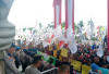 Bendera Walhi Berkibar di Kantor DPRD Provinsi Jambi