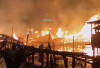 Pemukiman Padat di Kampung Nelayan Kualatungkal Terbakar 
