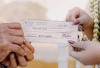 Heboh Pernikahan Kakek 74 Tahun dan Gadis Muda, Cek Mahar Rp 3 Miliar Diduga Tak Bernilai