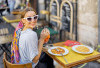 5 Trik Hemat Makan saat Traveling, Biar Liburan Tidak Overbudget